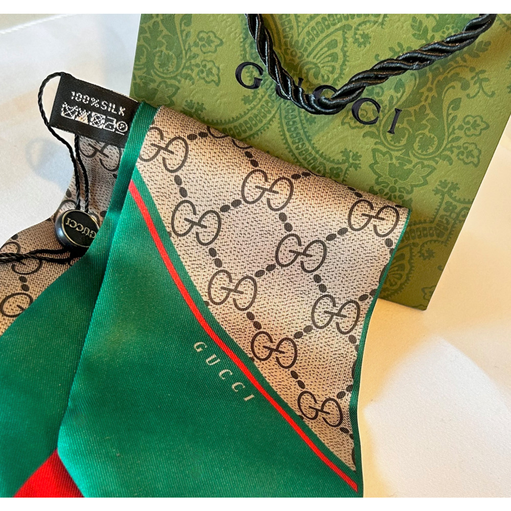 SOLD SOLD SOLD SOLD Luxury Scarf Designer GG Logo Green Red Glam